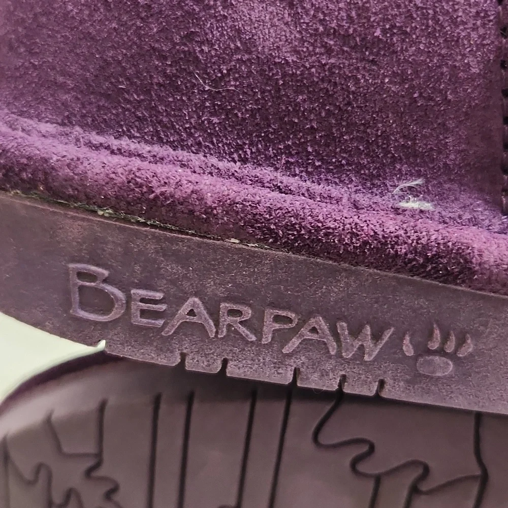 BearPaw Abby 6 Buckle Winterberry Suede Sheepskin Winter Short Boots (W size 8)